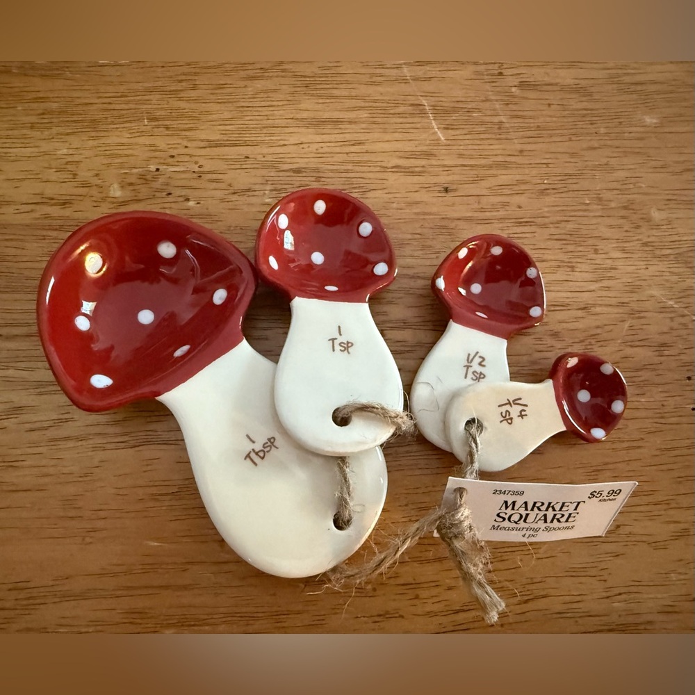 Red and White Mushroom Measuring Spoons